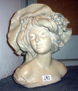 Ragazza con cappellino, 40 cm, coll. priv.